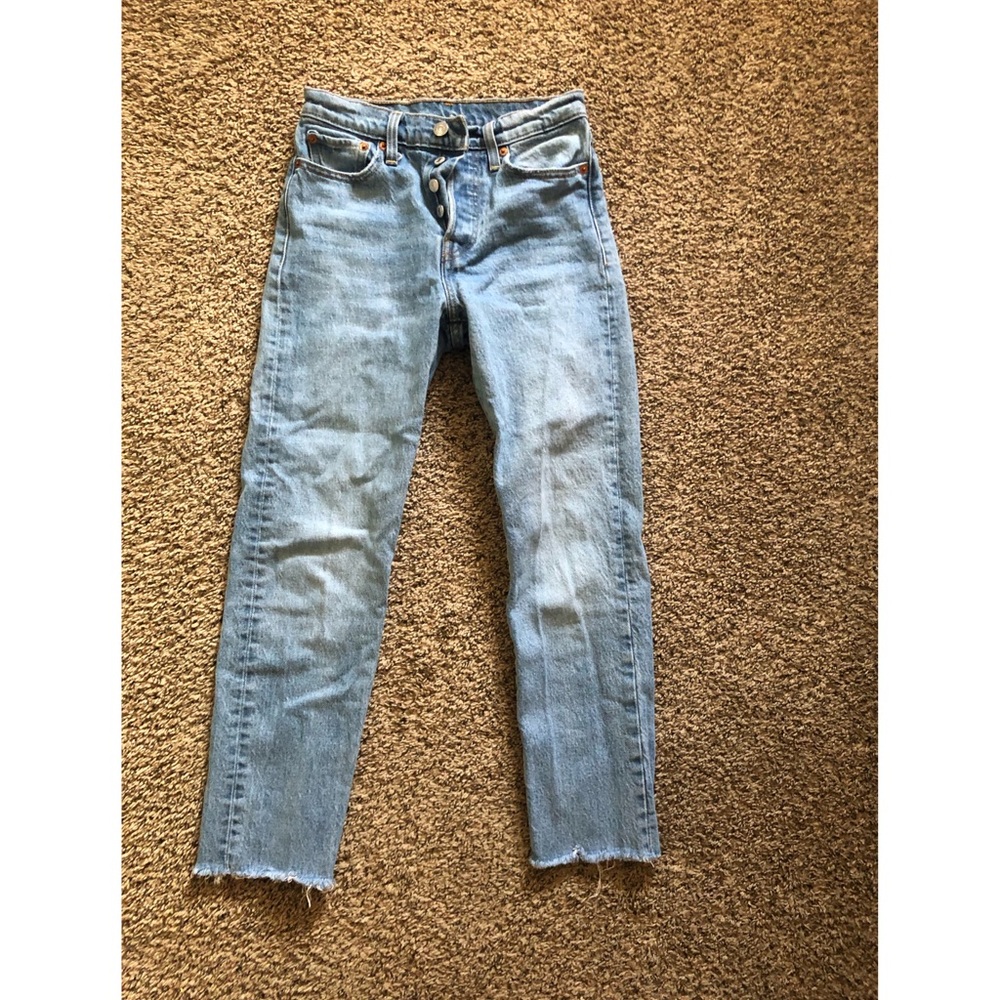 SOLD⭐️Levi’s ⭐️Button Up⭐️
